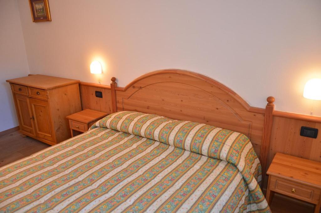 Casa Tomaselli Aparthotel Pellizzano Ruang foto