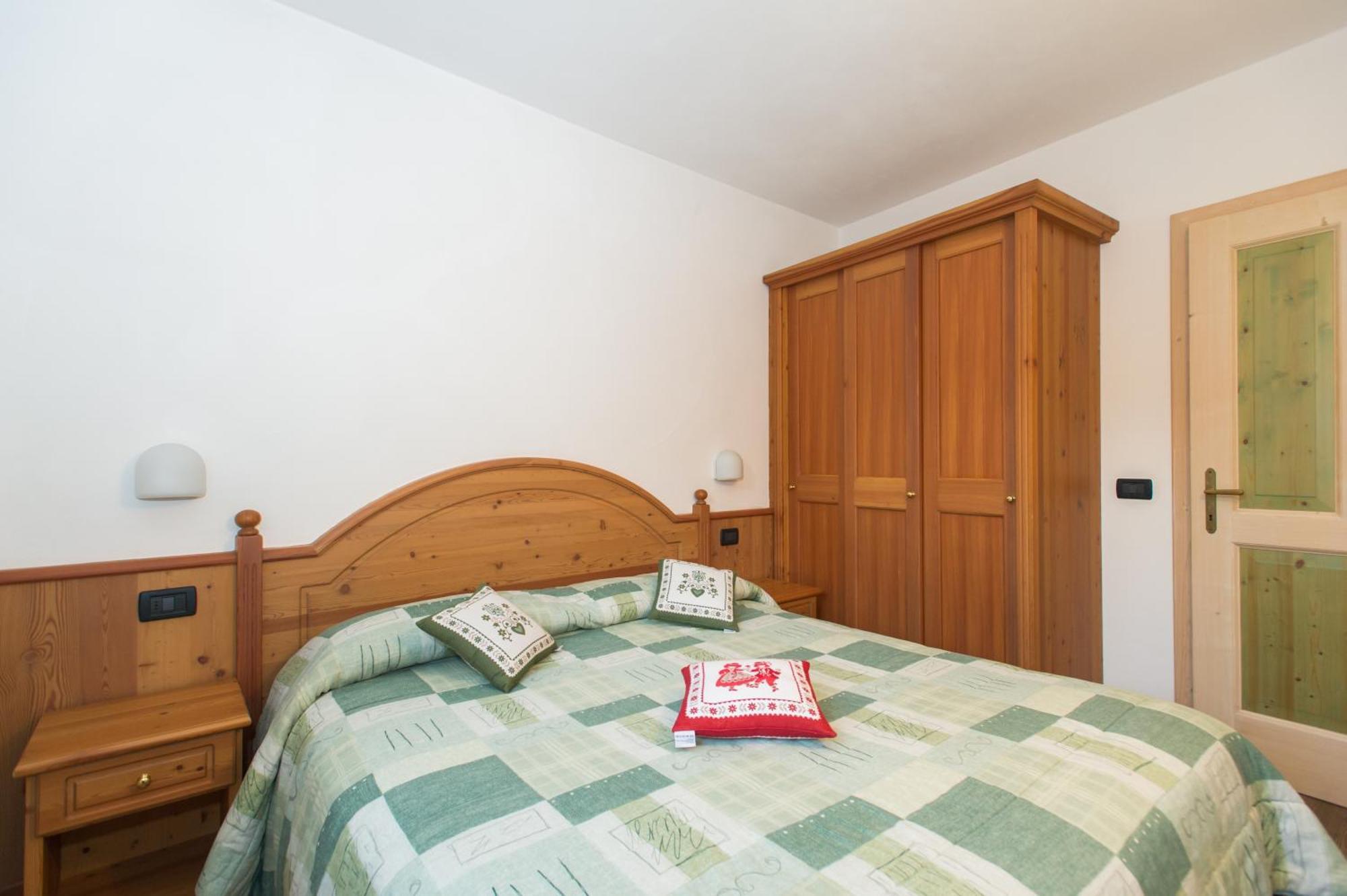 Casa Tomaselli Aparthotel Pellizzano Bagian luar foto