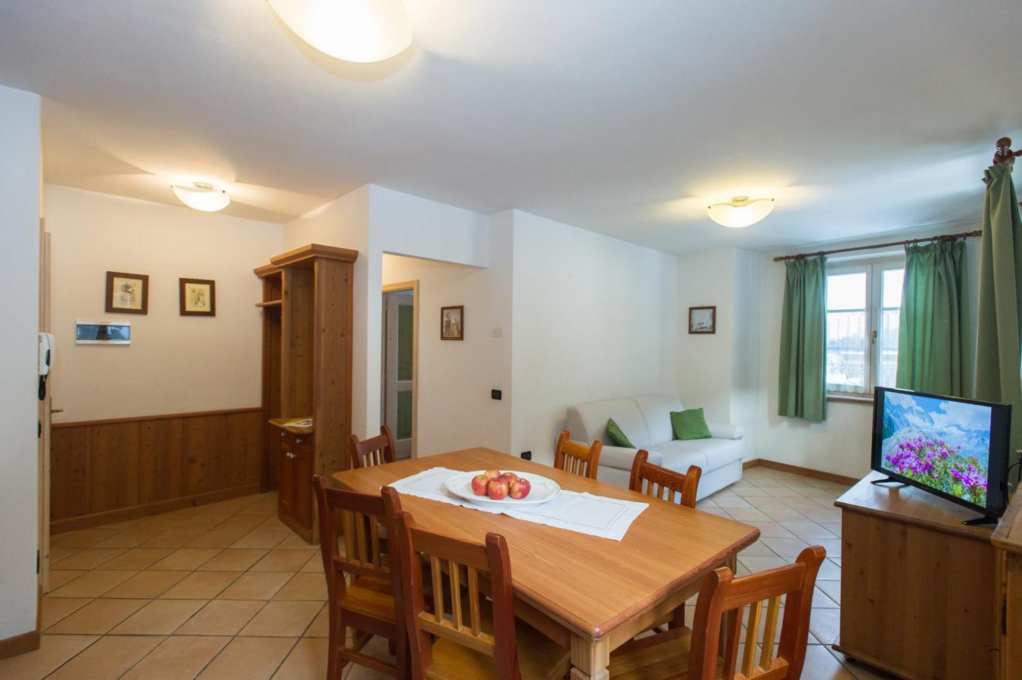 Casa Tomaselli Aparthotel Pellizzano Bagian luar foto