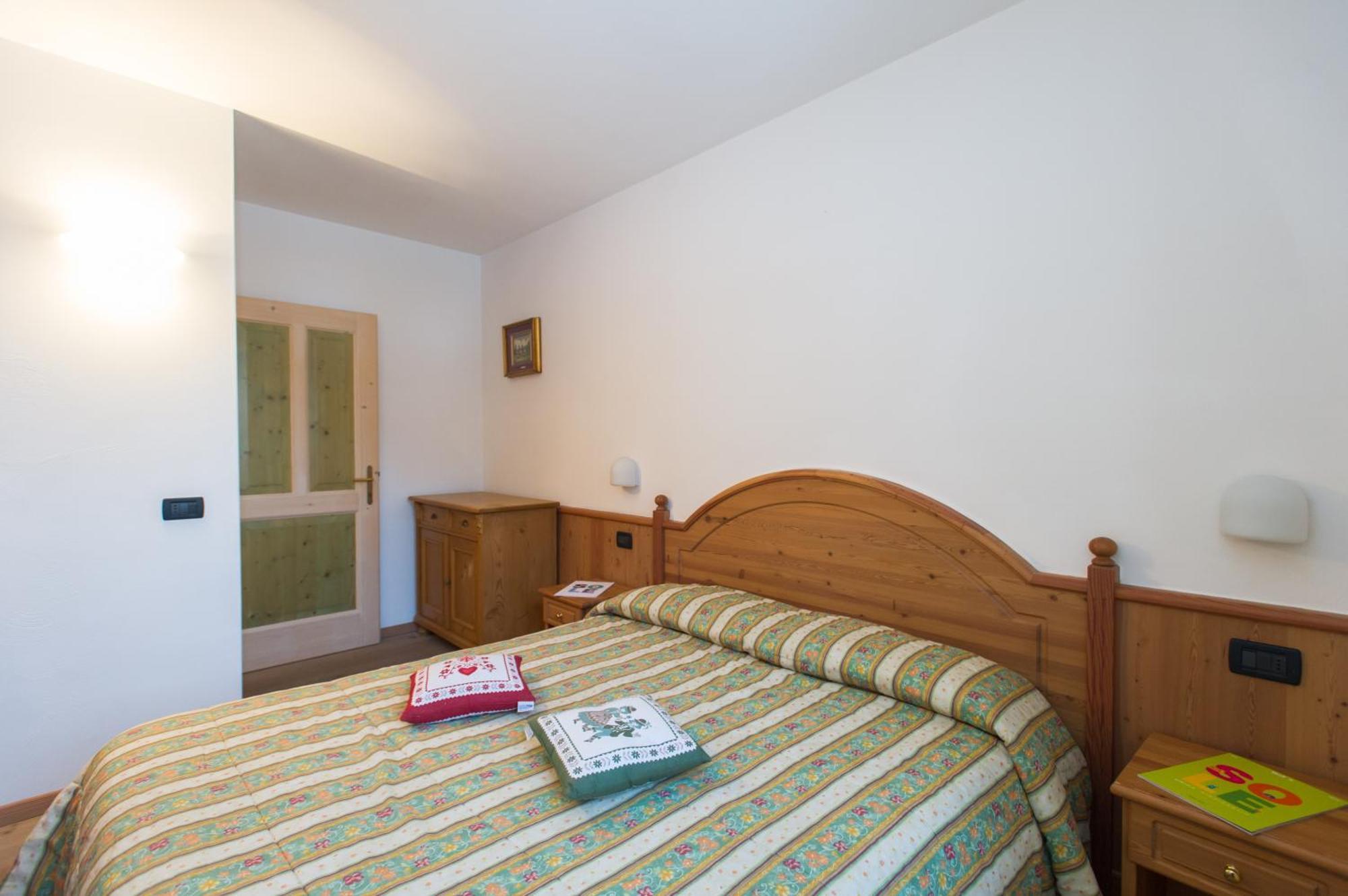 Casa Tomaselli Aparthotel Pellizzano Bagian luar foto