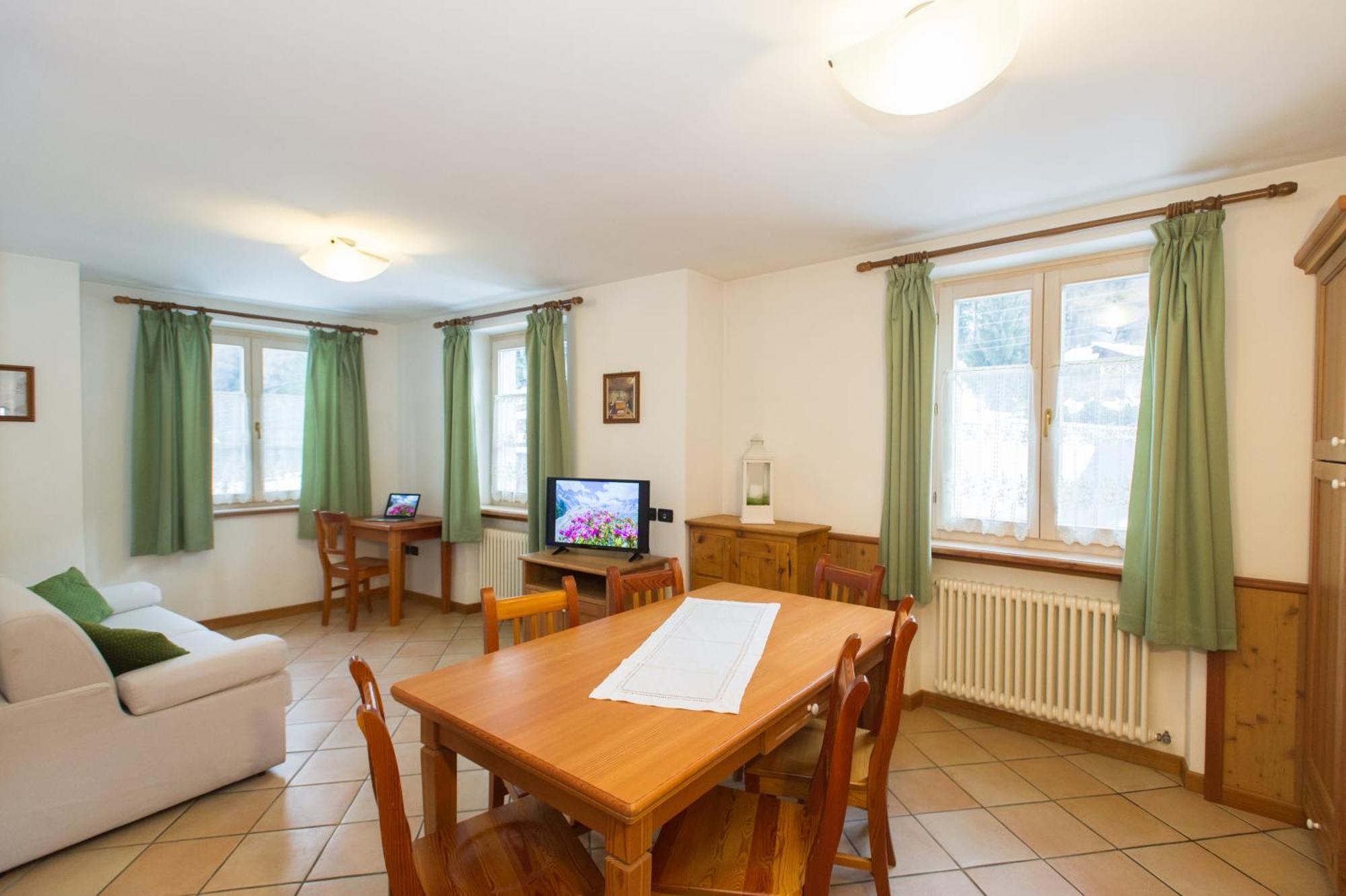 Casa Tomaselli Aparthotel Pellizzano Bagian luar foto