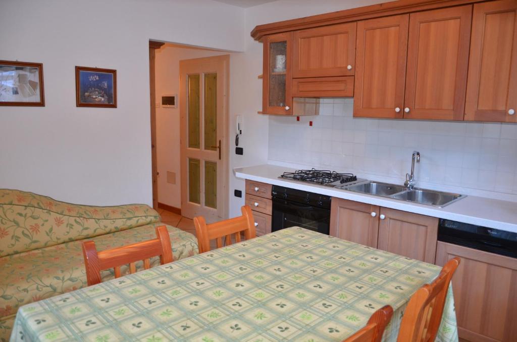 Casa Tomaselli Aparthotel Pellizzano Bagian luar foto